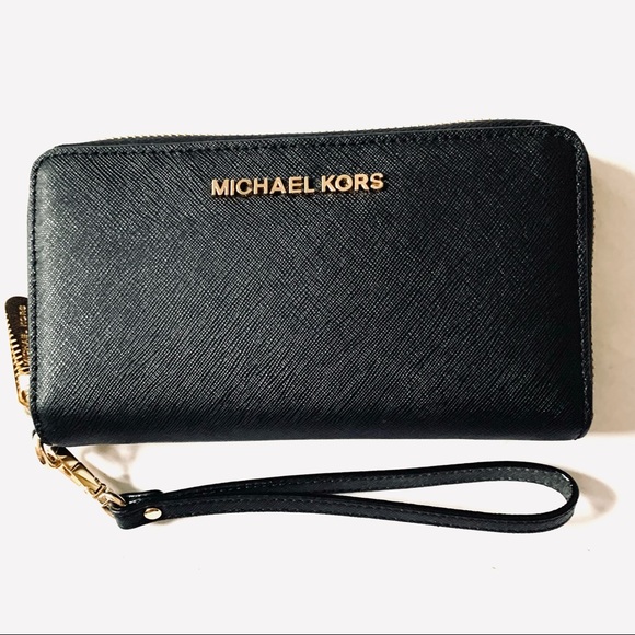Michael Kors Wristlet - Picture 5 of 5